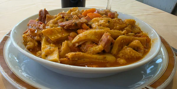 Jueves de Mondongo a la Española